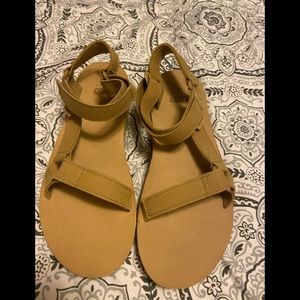 Teva women’s midform universal leather sandal